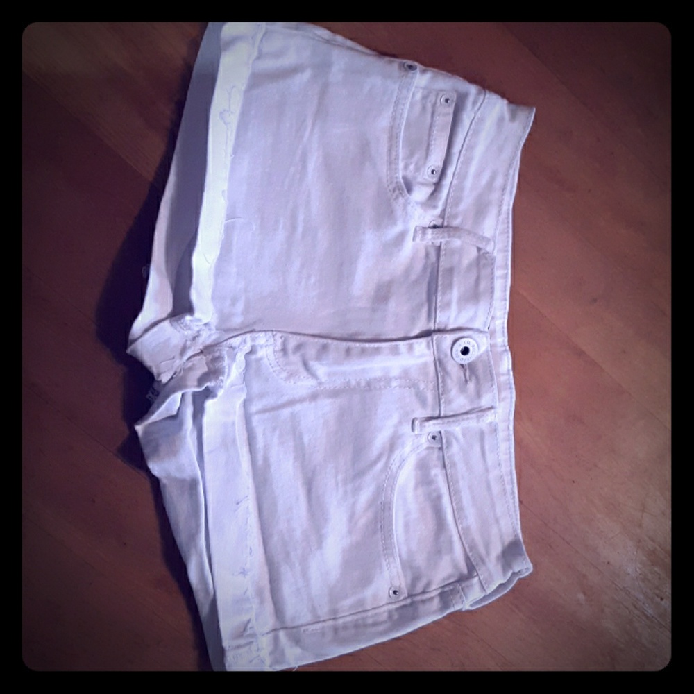 White Bullhead low rise Jean shorts
